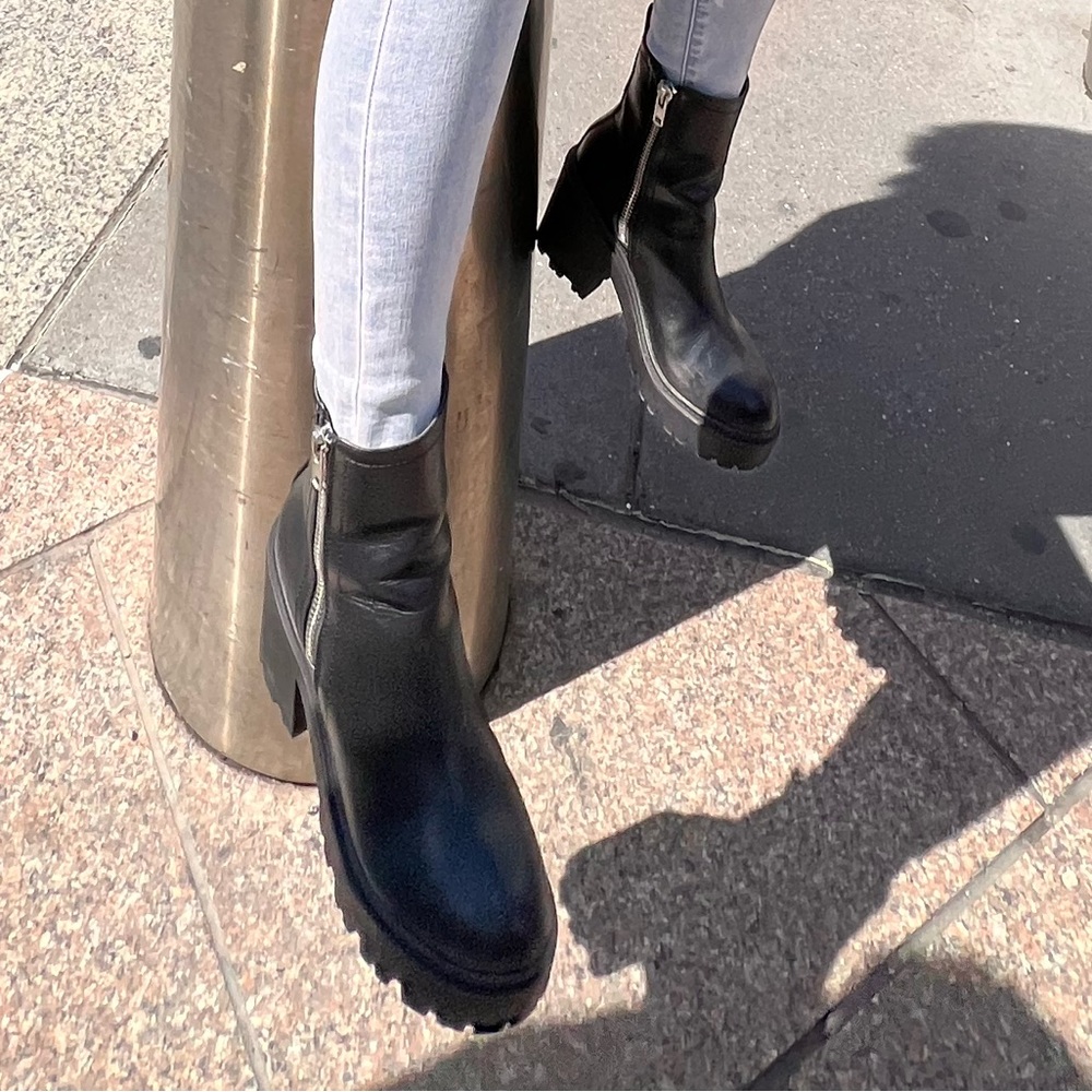 Boots - Picture 3 of 3
